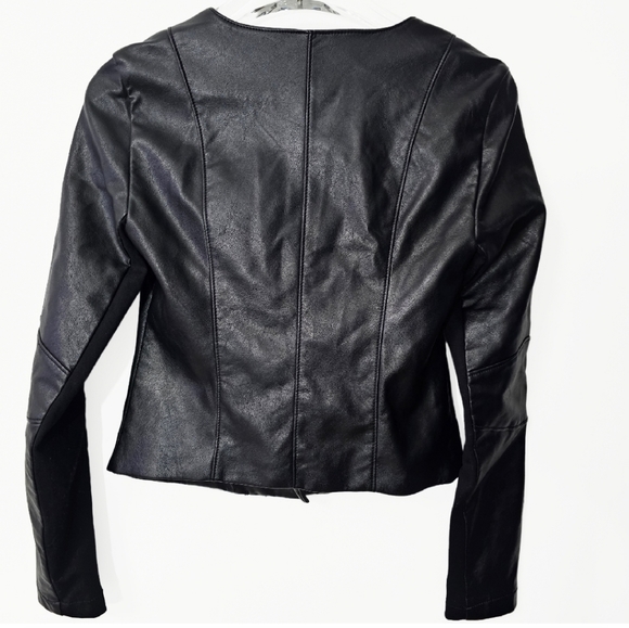 GUESS Size XS Faux-Leather Collarless Moto Black Zipper Jacket Waist Length - Picture 2 of 16